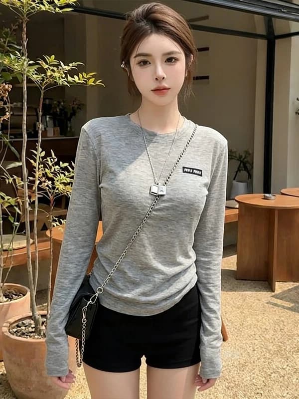 베이직 슬림핏 긴소매 티셔츠 · 탑 & 티셔츠 · 긴소매티 긴팔티 이미지 2