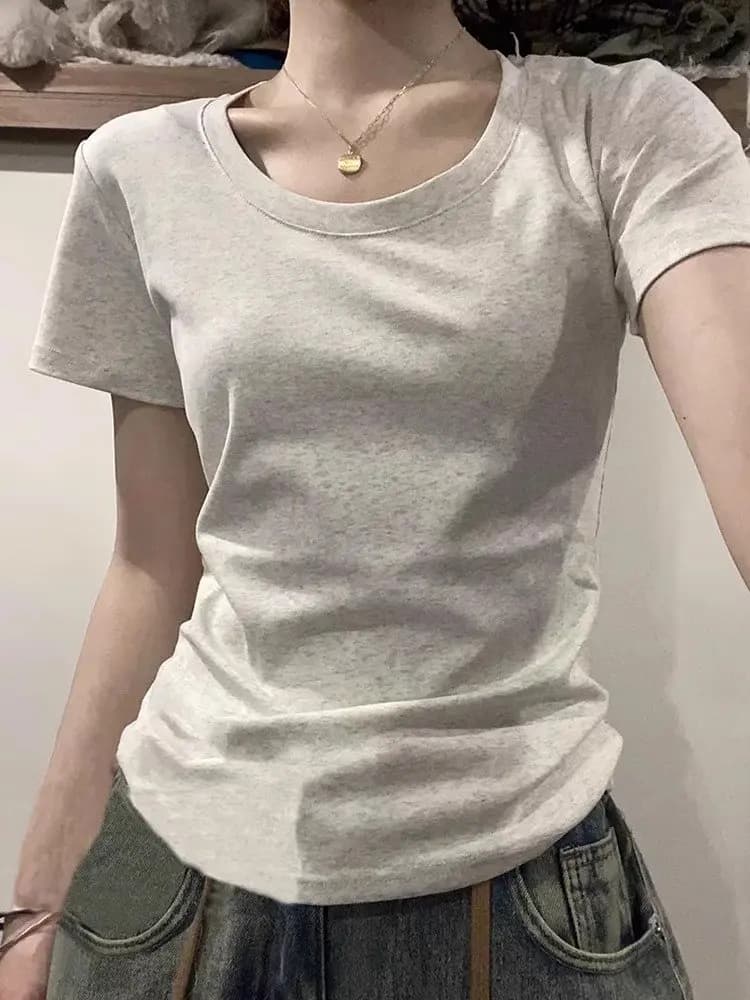 기본 라운드넥 슬림핏 반팔티 · 탑 & 티셔츠 · 반팔티 슬림핏