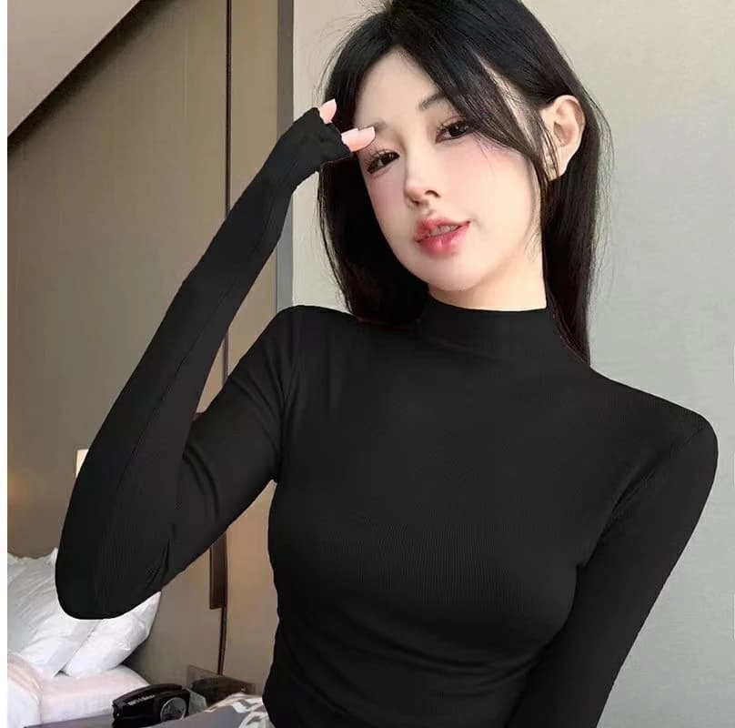 슬림핏 골지 터틀넥 크롭 긴소매 티셔츠 · 탑 & 티셔츠 · 터틀넥 긴소매 이미지 4
