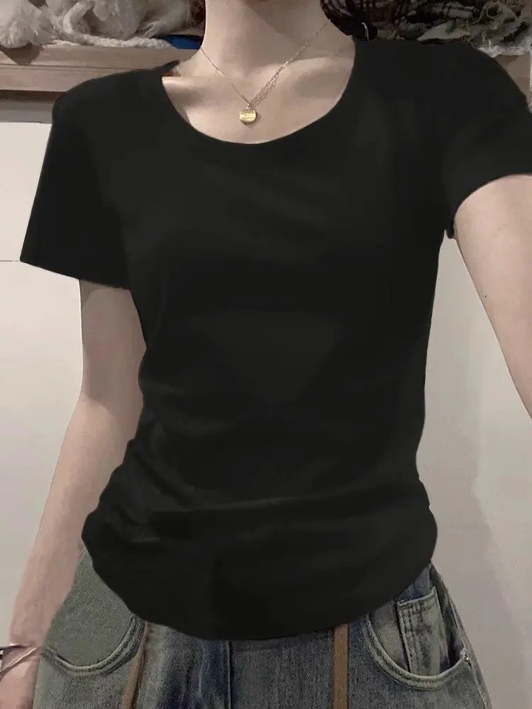 기본 라운드넥 슬림핏 반팔티 · 탑 & 티셔츠 · 반팔티 슬림핏 이미지 3