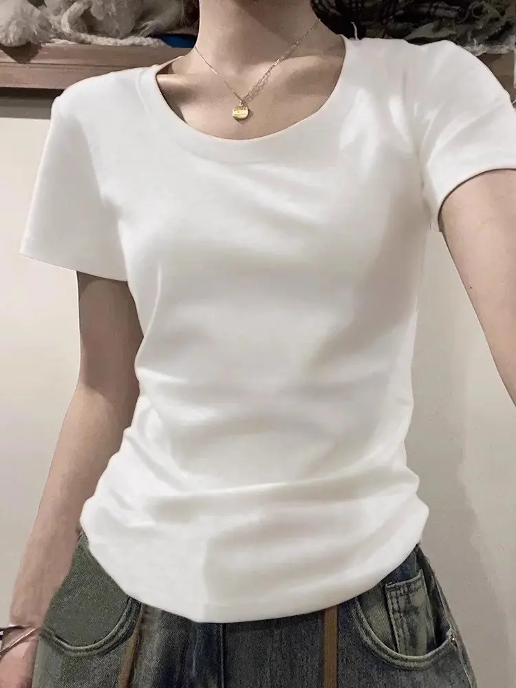 기본 라운드넥 슬림핏 반팔티 · 탑 & 티셔츠 · 반팔티 슬림핏 이미지 2