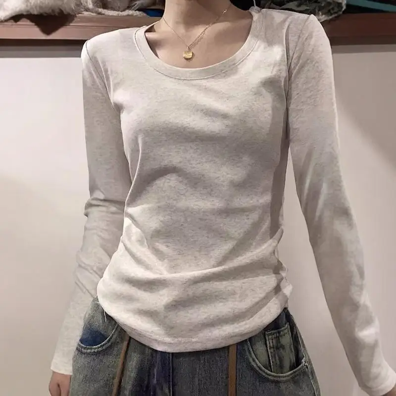 베이직 라운드넥 슬림핏 긴소매 티셔츠