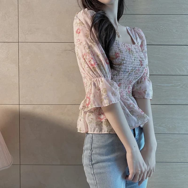 플라워 셔링 스퀘어넥 퍼프 블라우스 · 탑 & 티셔츠 · 블라우스 플라워 이미지 3