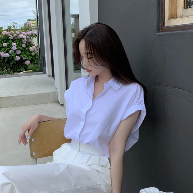 시크 루즈핏 반팔 카라 셔츠 · 여성 탑스