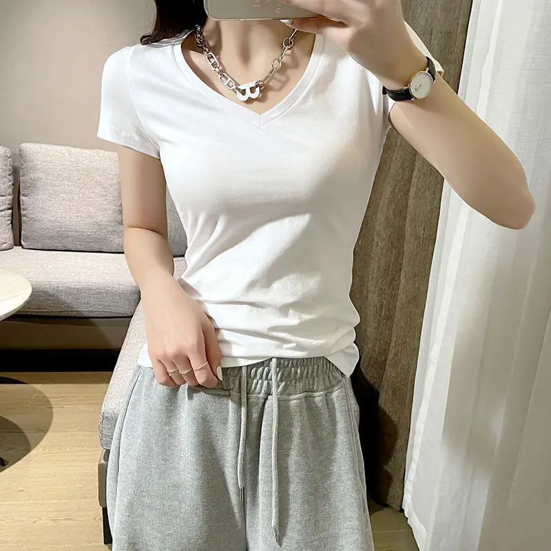 데일리 V넥 슬림핏 반팔티 · 탑 & 티셔츠 · 반팔티 슬림핏 이미지 4