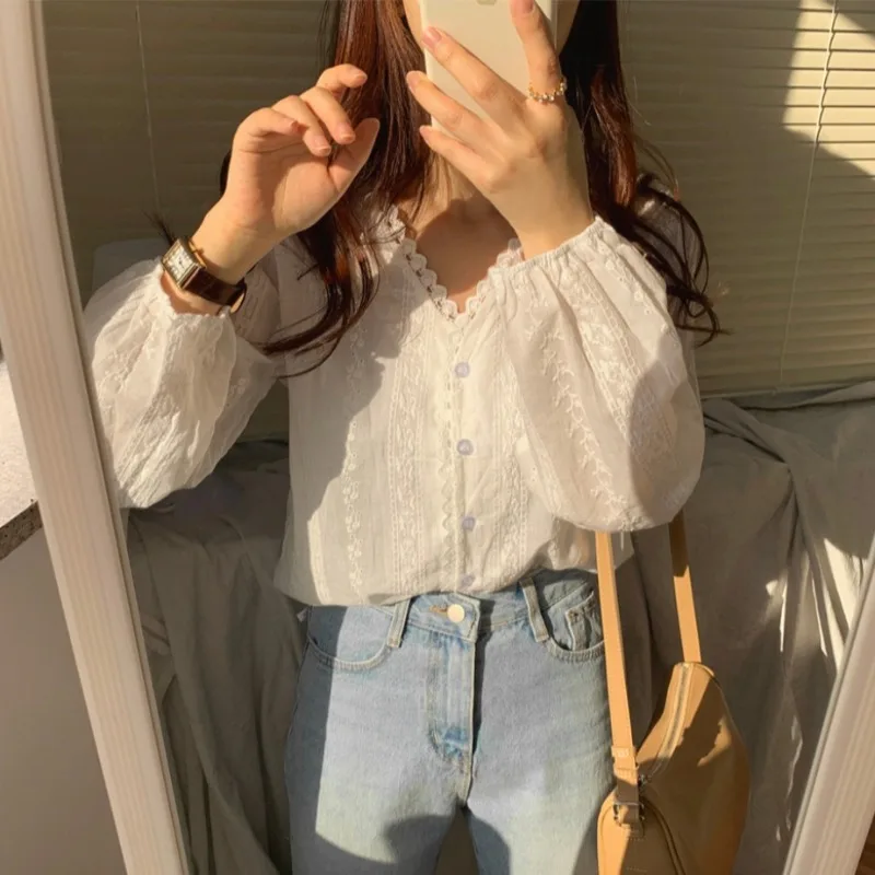 브이넥 레이스 펀칭자수 블라우스 · 여성 탑스 · 블라우스 브이넥 이미지 3