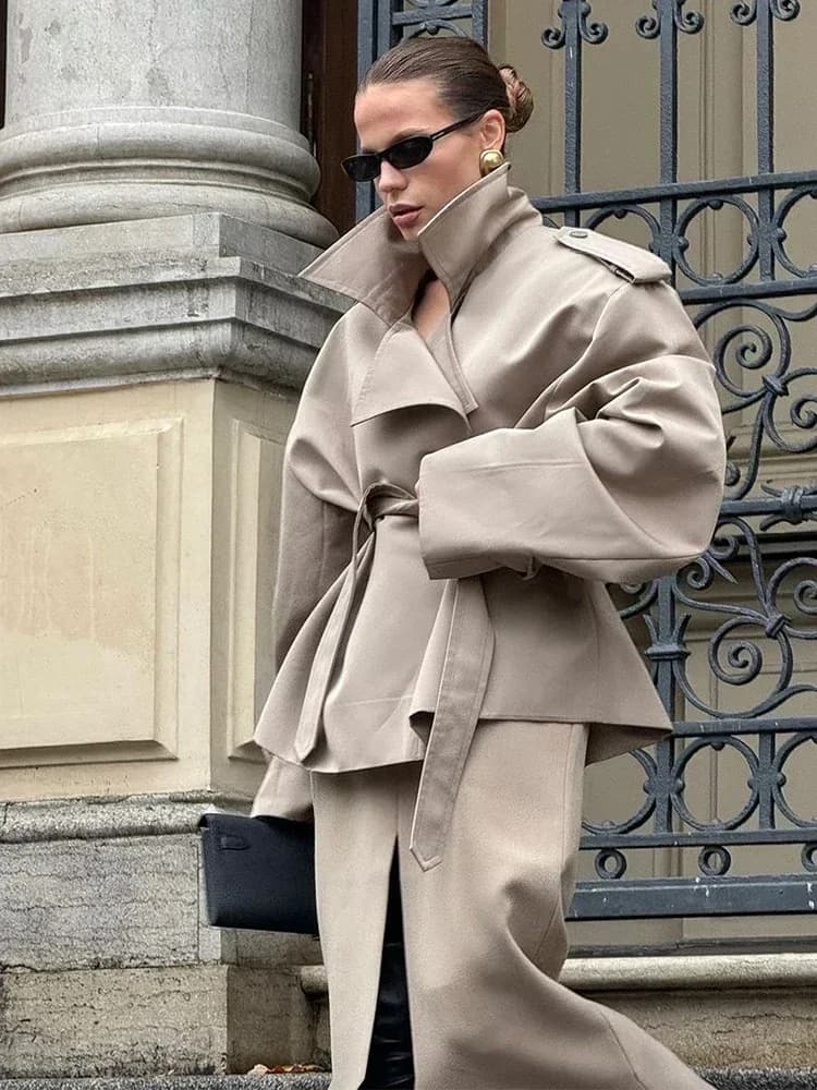 브이넥 벨트 숏 트렌치 자켓 · Coats & Jackets · 숏트렌치 브이넥자켓 이미지 3