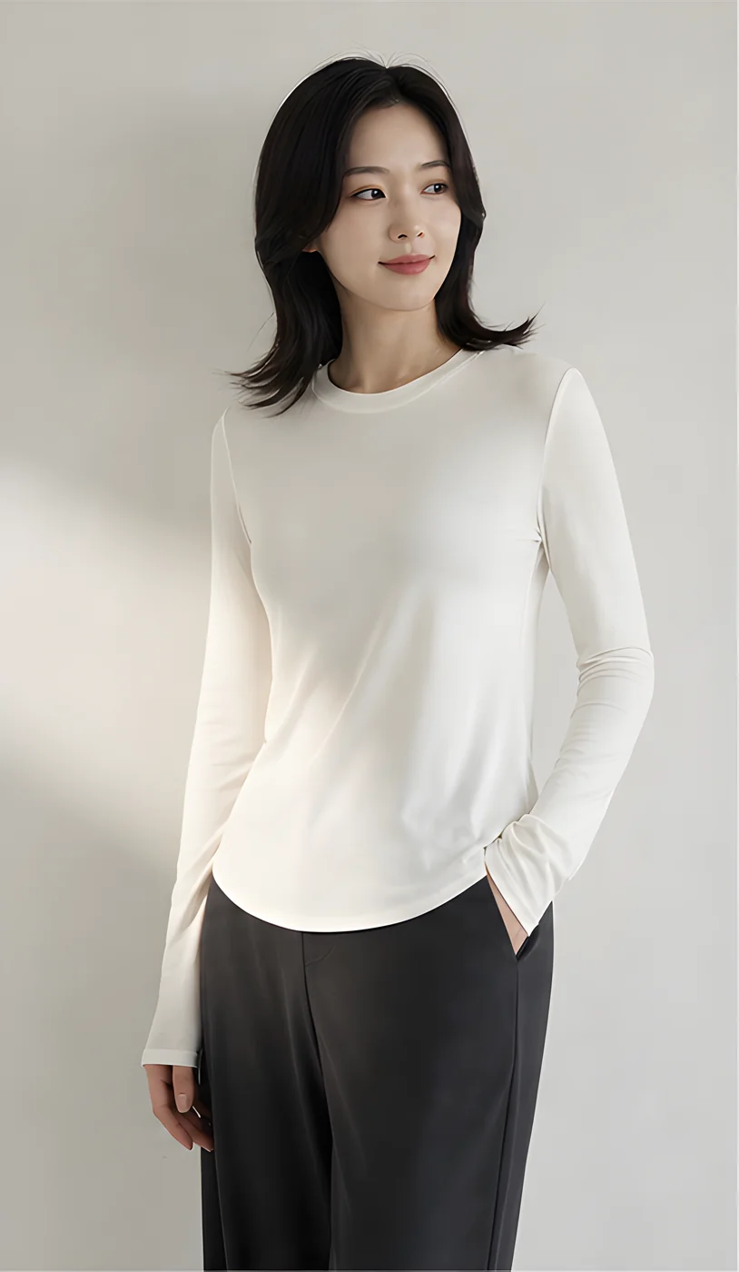 쾌적한 라운드넥 긴소매 티셔츠 슬림핏 · 탑 & 티셔츠 · 긴팔티 라운드넥
